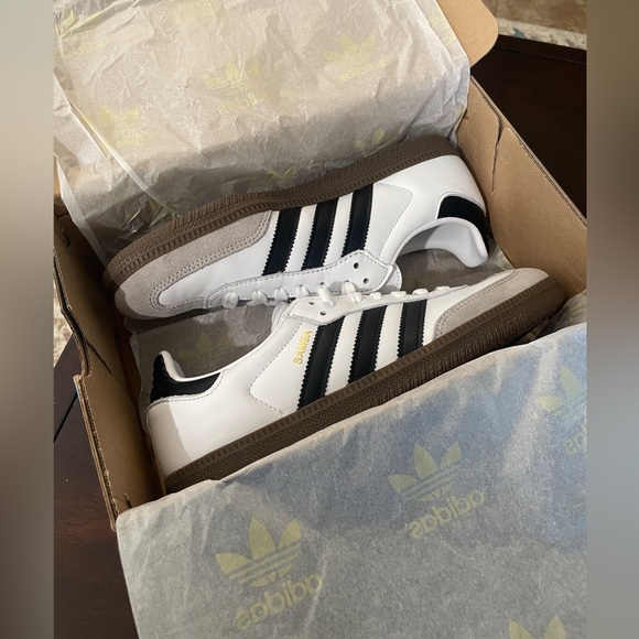 Adidas White and Black Classic Samba OG
NEW - never used - Picture 3 of 10